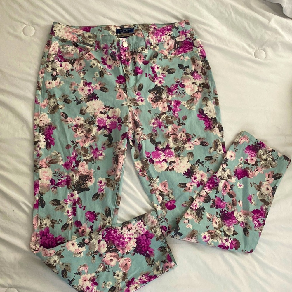 women’s pants, extremely comfortable and perfect for spring size 12